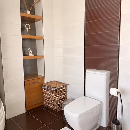 Location And Comfortable House Accommodatie bij particulieren *